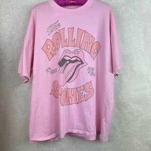 American Eagle Rolling Stones Pink Graphic Tee